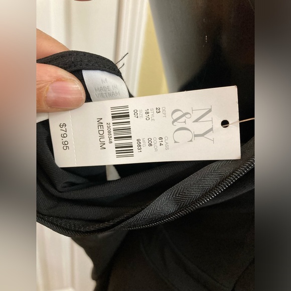 NWT New York and Company Jumpsuit Size Medium - Picture 6 of 12